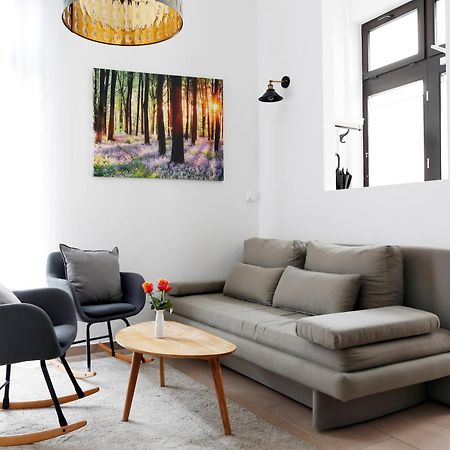 Nieb By Rockchair Apartments L Superhost Status L 3 Bedrooms Boxspringbeds 3 Bathrooms In Center "Kurfuerstendamm" - Cozy Family & Business Flair Welcomes You! Берлин Екстериор снимка