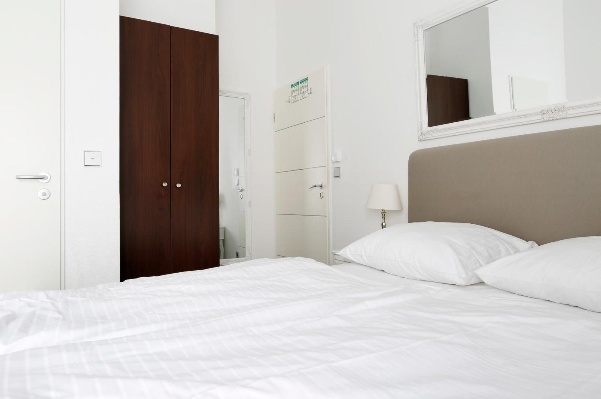 Nieb By Rockchair Apartments L Superhost Status L 3 Bedrooms Boxspringbeds 3 Bathrooms In Center "Kurfuerstendamm" - Cozy Family & Business Flair Welcomes You! Берлин Екстериор снимка