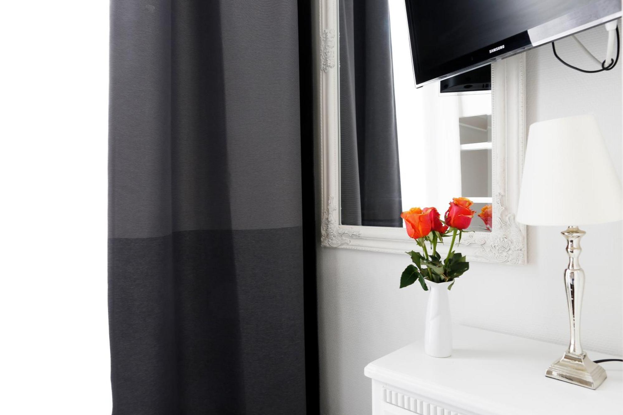 Nieb By Rockchair Apartments L Superhost Status L 3 Bedrooms Boxspringbeds 3 Bathrooms In Center "Kurfuerstendamm" - Cozy Family & Business Flair Welcomes You! Берлин Екстериор снимка