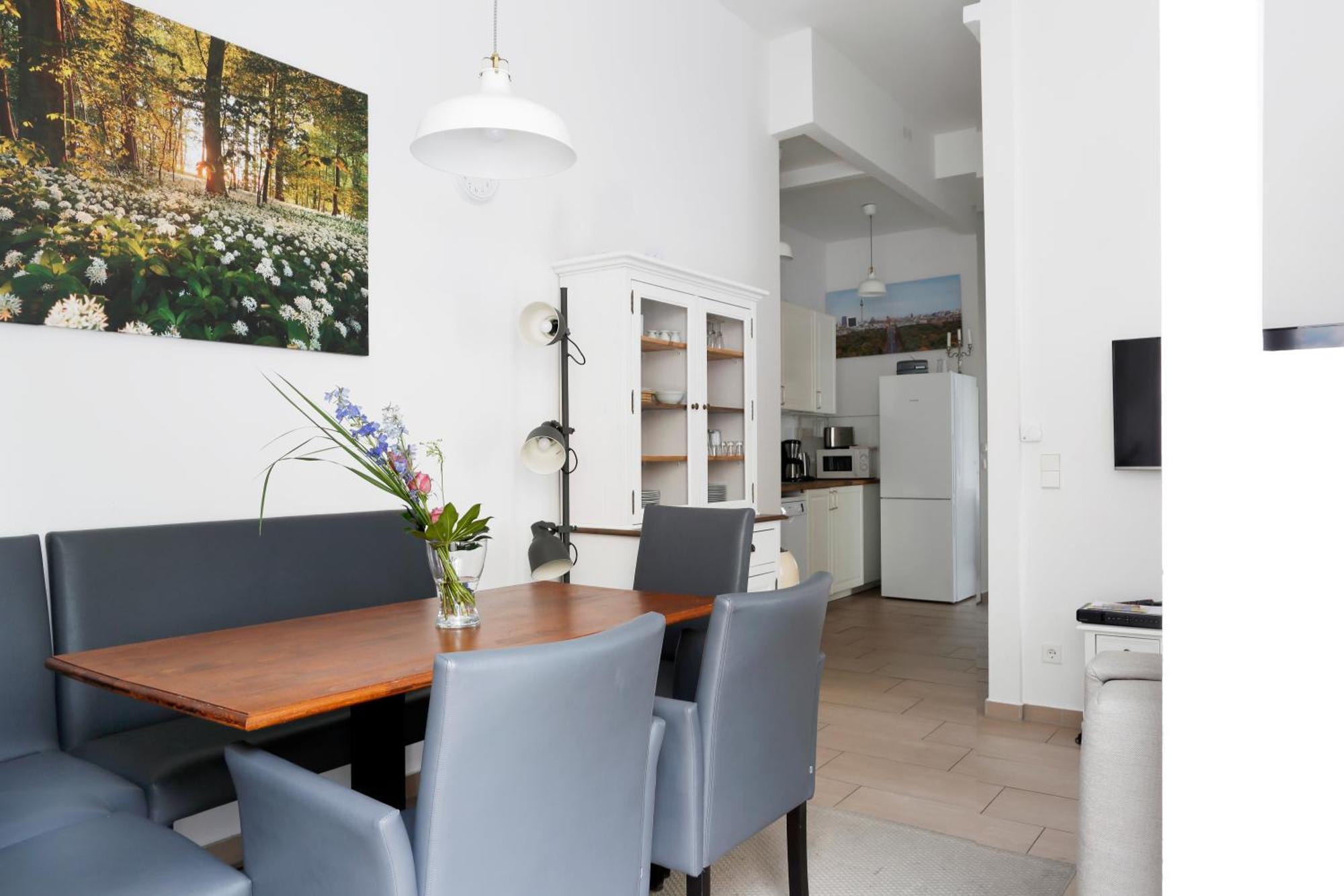 Nieb By Rockchair Apartments L Superhost Status L 3 Bedrooms Boxspringbeds 3 Bathrooms In Center "Kurfuerstendamm" - Cozy Family & Business Flair Welcomes You! Берлин Екстериор снимка